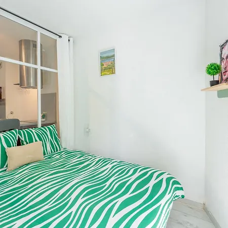 Chic Appartement, Coeur De Tropez, Place Des Lices Апартаменты *