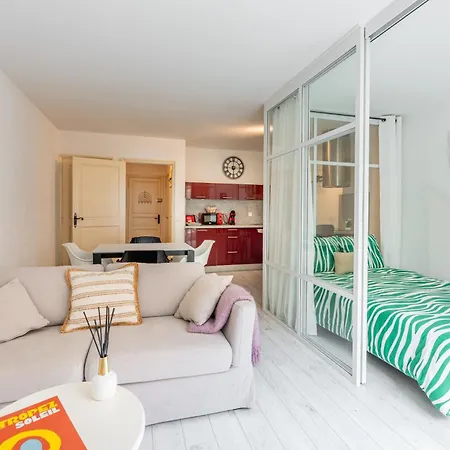 Chic Appartement, Coeur De Tropez, Place Des Lices 쎙뜨호뻬